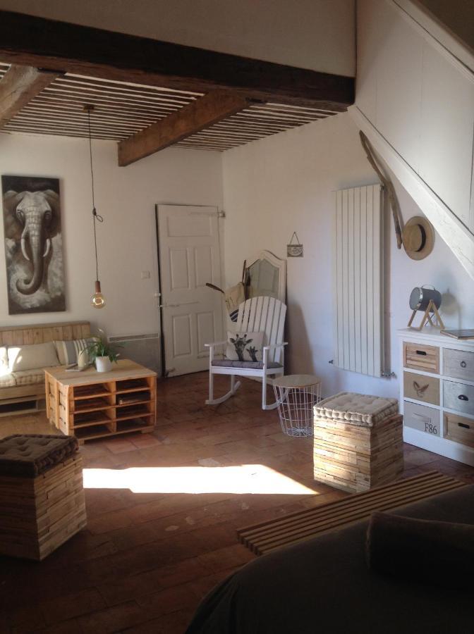 La Demeure Bed and Breakfast Eyguières Buitenkant foto